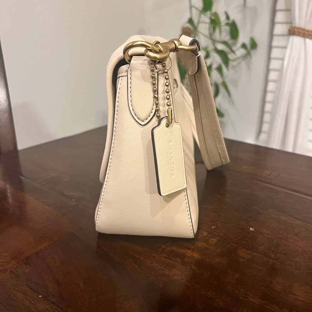 Cream Leather Shoulder Bag - Picture 4 of 14